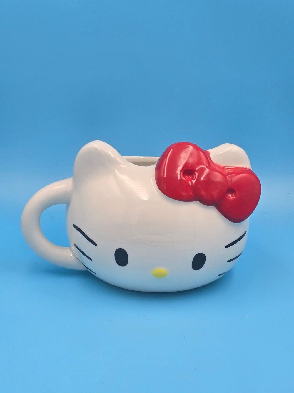 Bioworld Hello Kitty Face Sculpted Mug